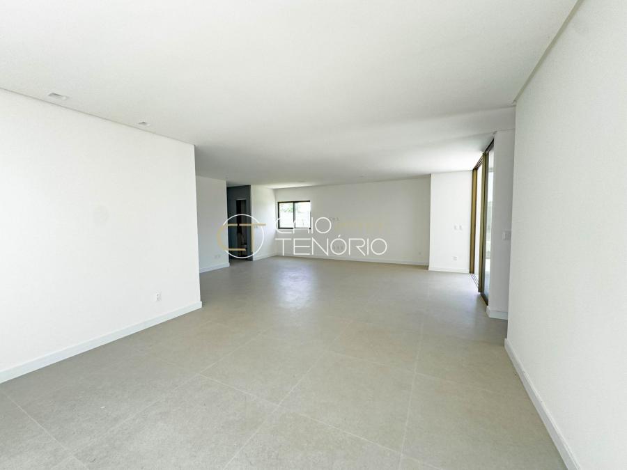 CASA NO CONDOMÍNIO VISTA LAGOA